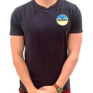 Hollister Men’s Navy T-Shirt With Pattern